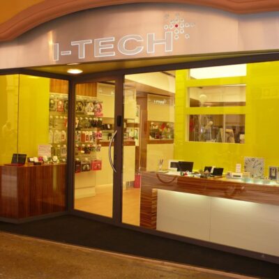 Produzione vetrine in ferro Modena